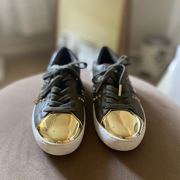 Michael Kors leather sneakers 💚💚 - Picture 2 of 6